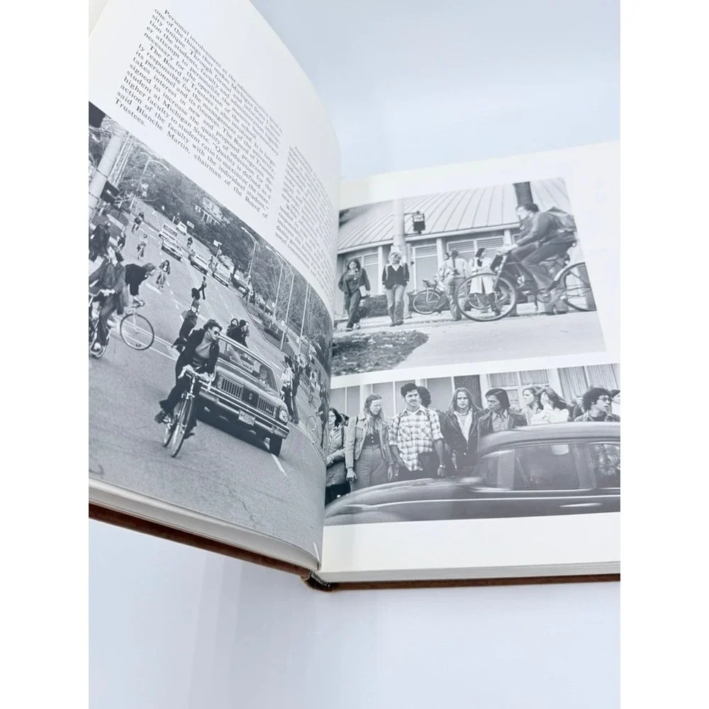 Michigan State University 1976 Red Cedar Log Yearbook MSU‎ Vintage